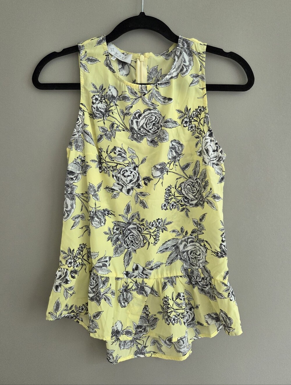 WAYF Floral Peplum Sleeveless Top Yellow Black White Sketched Rose Size XS - Picture 2 of 6